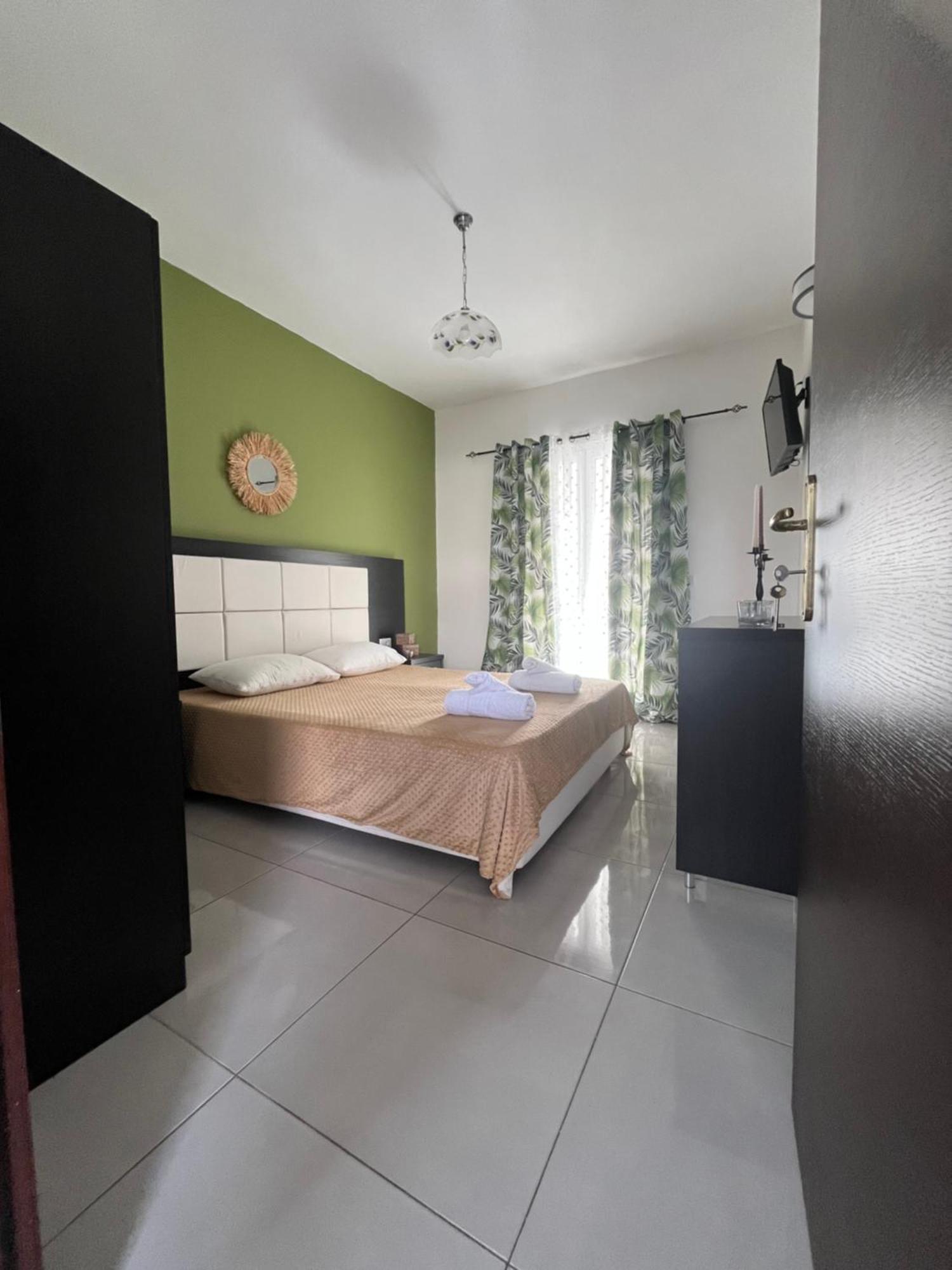 Villa Antonis Deluxe Apartments Amoudi Exterior photo