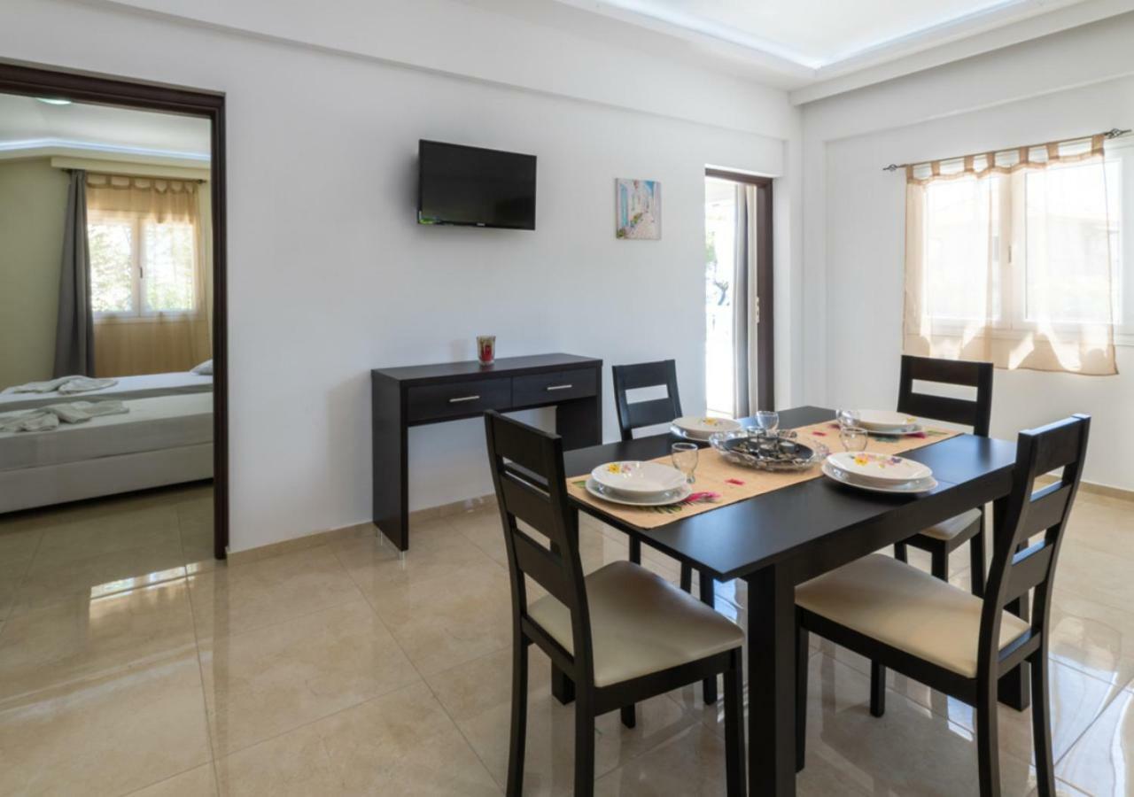 Villa Antonis Deluxe Apartments Amoudi Exterior photo