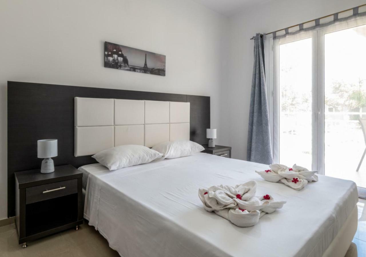 Villa Antonis Deluxe Apartments Amoudi Exterior photo